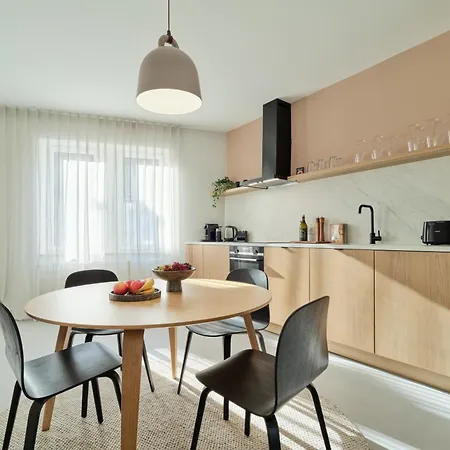 High-end Einmaliges Townhouse - Bis 6 Personen - - Lage Im Zentrum דירה וויטליך